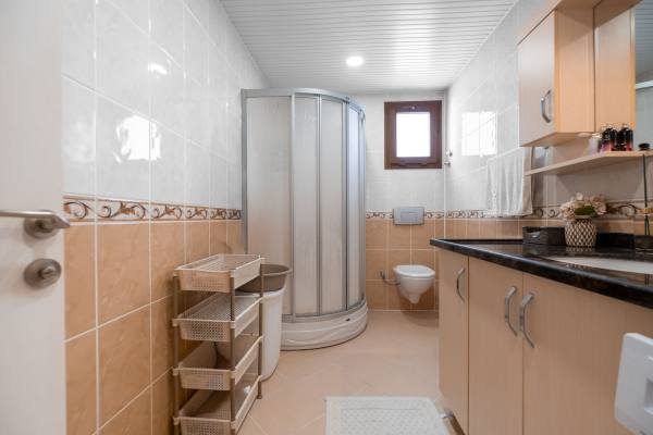 Alanya Saray Mahallesinde Satılık 4+1 Eşyalı Daire