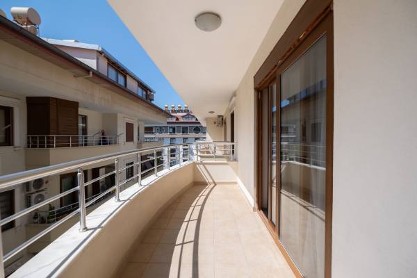 Alanya Saray Mahallesinde Satılık 4+1 Eşyalı Daire