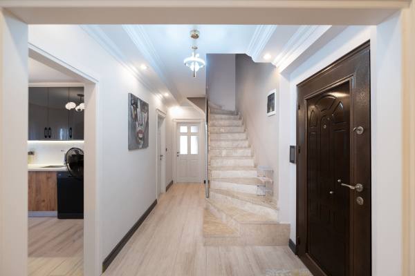 Alanya Saray Mahallesinde Satılık 4+1 Eşyalı Daire