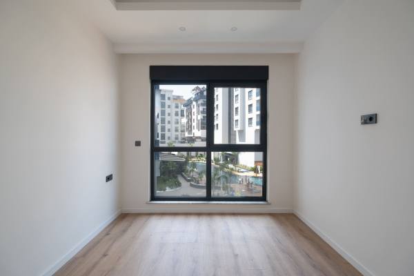 Mahmutların En Prestijli Sitelerinden Birinde 1+1 Daire