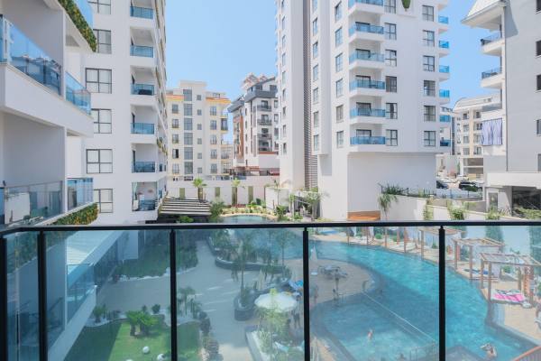 Mahmutların En Prestijli Sitelerinden Birinde 1+1 Daire