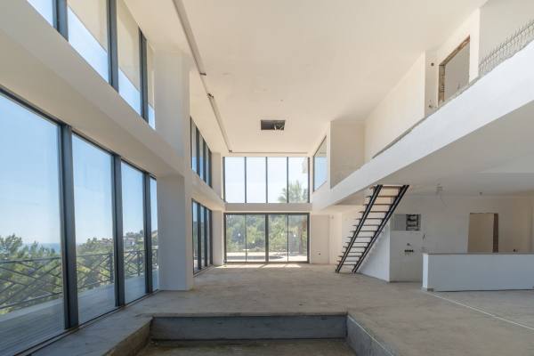 Alanya Tepe Mahallesi'nde Deniz, Kale ve Şehir Manzaralı Müstakil Villa