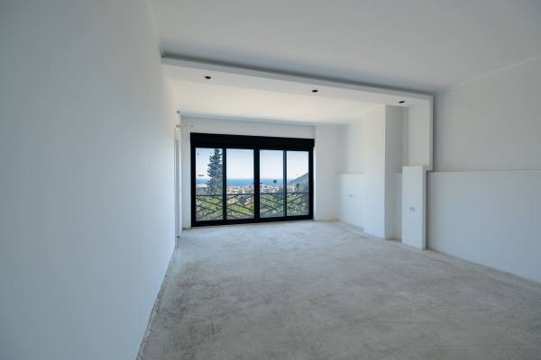 Alanya Tepe Mahallesi'nde Deniz, Kale ve Şehir Manzaralı Müstakil Villa