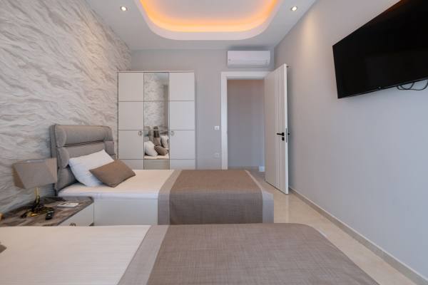 Alanya Merkez Yekta Royal Club Sitesinde 3+1 Ayrı Mutfak Kiralık