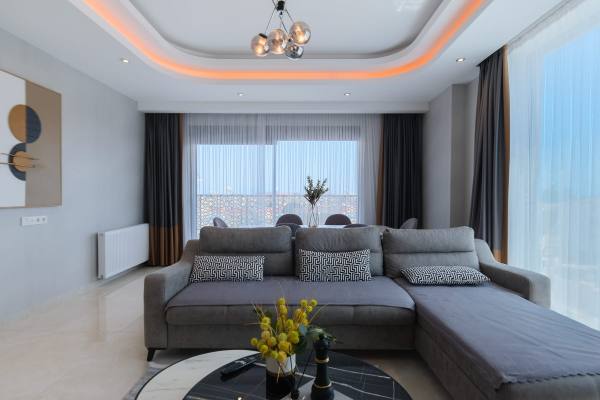 Alanya Merkez Yekta Royal Club Sitesinde 3+1 Ayrı Mutfak Kiralık