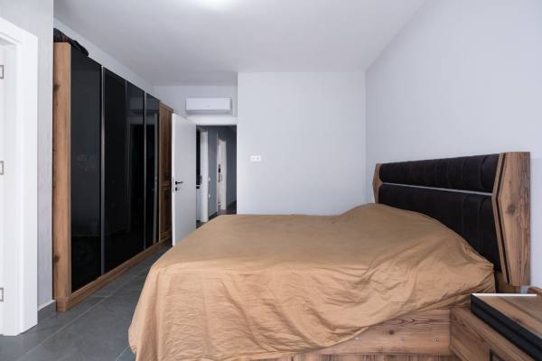 Alanya, Mahmutlar Mahallesinde Satılık Geniş 2+1 Daire
