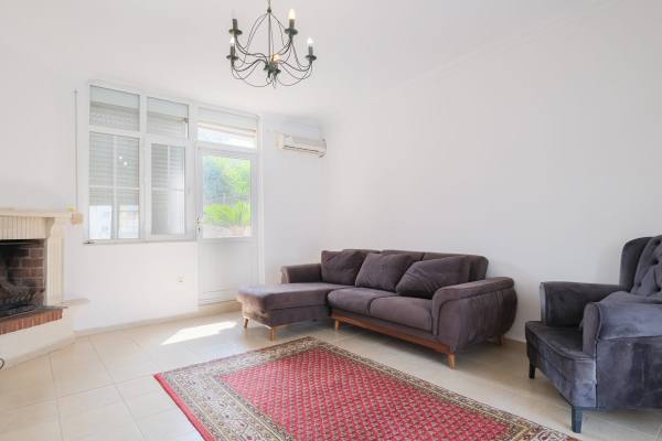 Deniz Manzaralı ve Isıtmalı Özel Havuzlu Şirin Villa