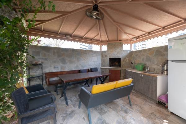 Deniz Manzaralı ve Isıtmalı Özel Havuzlu Şirin Villa