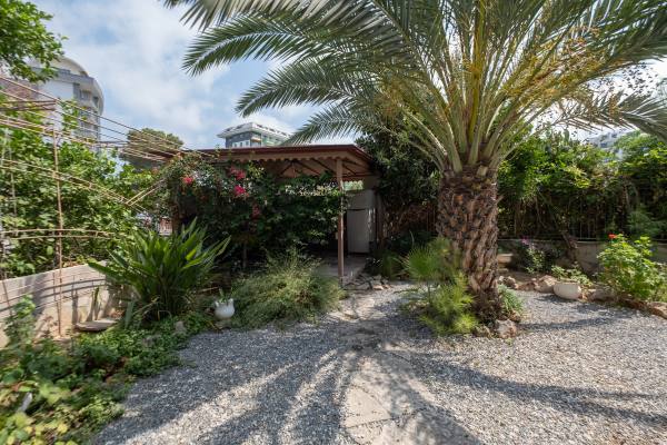 Deniz Manzaralı ve Isıtmalı Özel Havuzlu Şirin Villa
