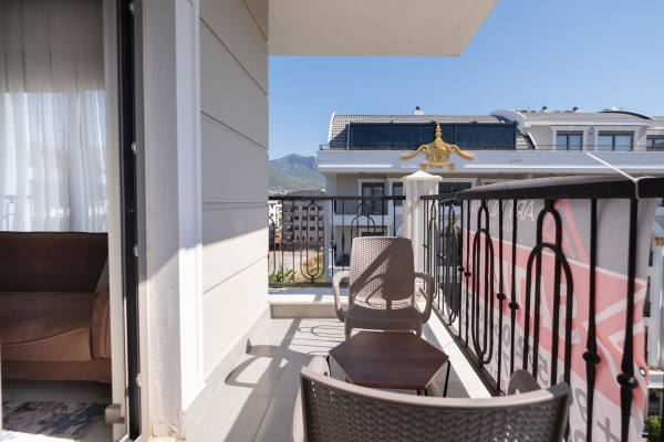 Alanya, Oba Voyage Deluxe Sitesinde Satılık 1+1 Yatırımlık Daire