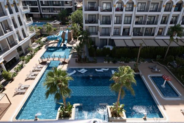 Alanya, Oba Voyage Deluxe Sitesinde Satılık 1+1 Yatırımlık Daire