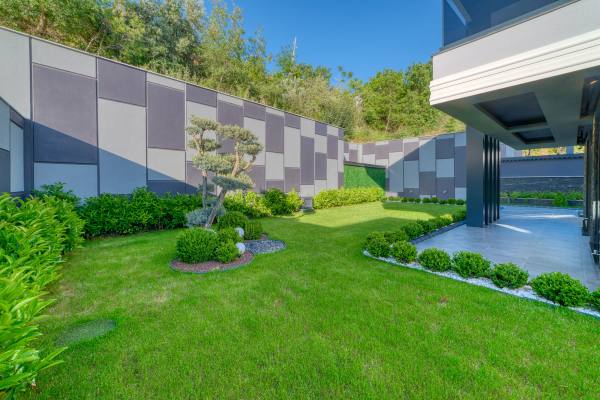 Kestel Yaylalı'da Deniz Ve Kale Manzaralı,Vatandaşlığa Uygun Lüks  4+1 Villa