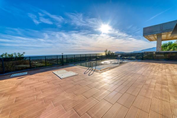 Kestel Yaylalı'da Deniz Ve Kale Manzaralı,Vatandaşlığa Uygun Lüks  4+1 Villa