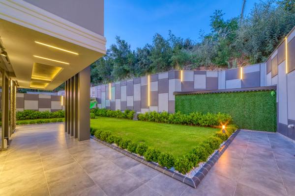 Kestel Yaylalı'da Deniz Ve Kale Manzaralı,Vatandaşlığa Uygun Lüks  4+1 Villa