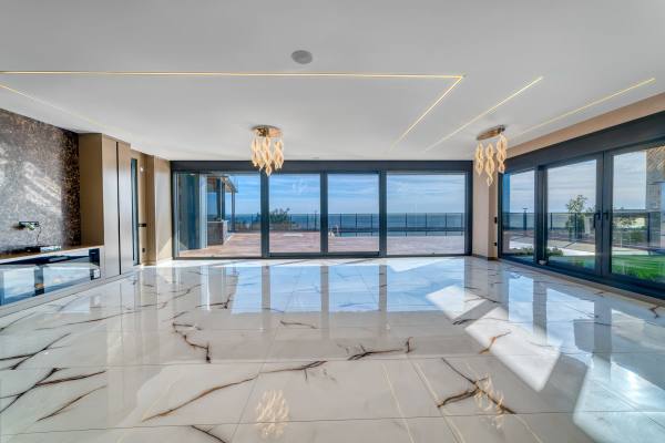 Kestel Yaylalı'da Deniz Ve Kale Manzaralı,Vatandaşlığa Uygun Lüks  4+1 Villa