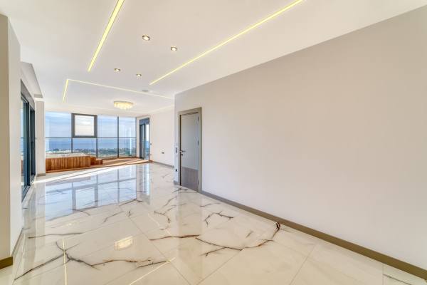 Kestel Yaylalı'da Deniz Ve Kale Manzaralı,Vatandaşlığa Uygun Lüks  4+1 Villa