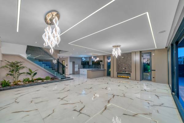 Kestel Yaylalı'da Deniz Ve Kale Manzaralı,Vatandaşlığa Uygun Lüks  4+1 Villa
