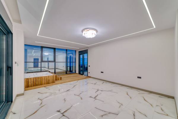 Kestel Yaylalı'da Deniz Ve Kale Manzaralı,Vatandaşlığa Uygun Lüks  4+1 Villa