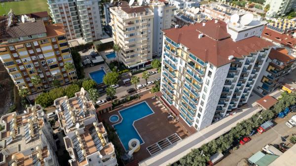 Alanya Merkezde Denize 700 m Kiralık 1+1 Eşyalı Daire