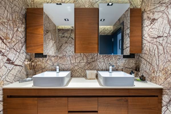2+1 Apartment for Sale in Cikcilli, 900 Meters from the Sea | Separate Kitchen