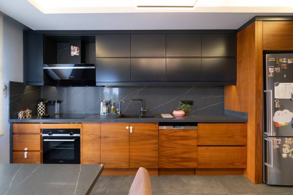 2+1 Apartment for Sale in Cikcilli, 900 Meters from the Sea | Separate Kitchen