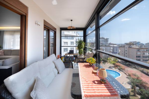 2+1 Apartment for Sale in Cikcilli, 900 Meters from the Sea | Separate Kitchen