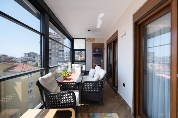 2+1 Apartment for Sale in Cikcilli, 900 Meters from the Sea | Separate Kitchen