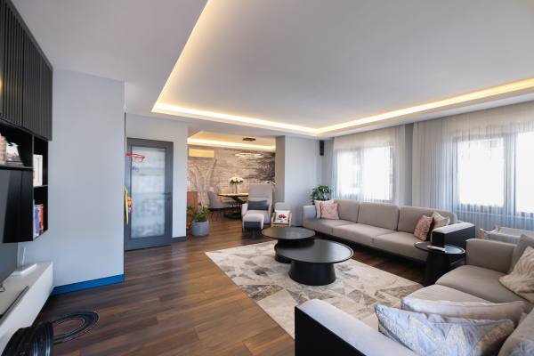 2+1 Apartment for Sale in Cikcilli, 900 Meters from the Sea | Separate Kitchen
