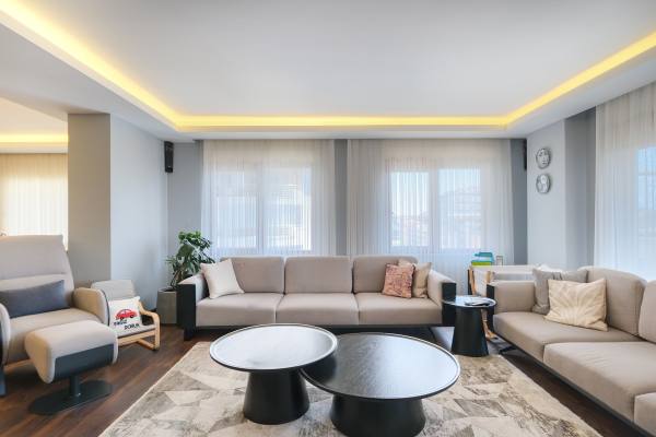 2+1 Apartment for Sale in Cikcilli, 900 Meters from the Sea | Separate Kitchen