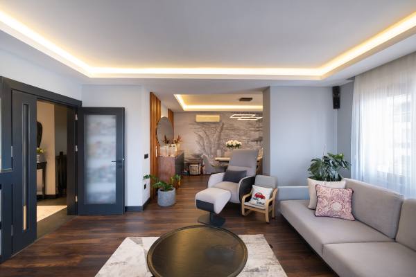 2+1 Apartment for Sale in Cikcilli, 900 Meters from the Sea | Separate Kitchen