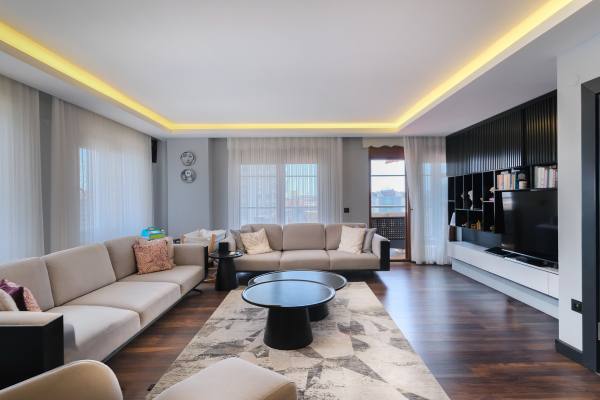 2+1 Apartment for Sale in Cikcilli, 900 Meters from the Sea | Separate Kitchen