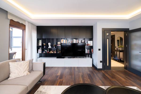 2+1 Apartment for Sale in Cikcilli, 900 Meters from the Sea | Separate Kitchen