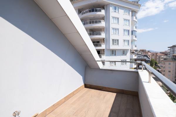 2+1 Apartment for Sale in Cikcilli, 900 Meters from the Sea | Separate Kitchen