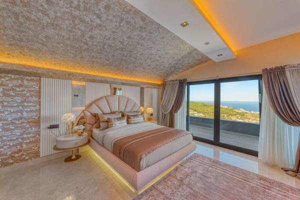 Kargıcak, Alanya’da Panoramik Deniz Manzaralı Lüks Villa