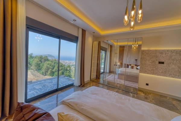 Alanya’nın Prestijli Bölgesi Bektaş’ta Satılık Lüks Villa