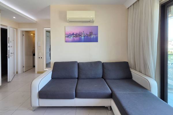 Alanya Kleopatra'da Denize 850 M Mesafede 1+1 Eşyalı Satılık Daire
