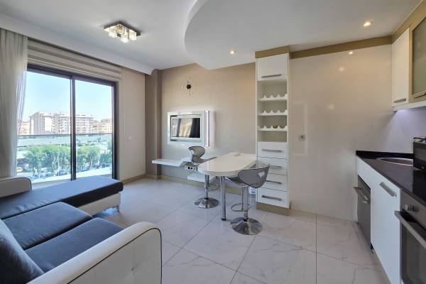 Alanya Kleopatra'da Denize 850 M Mesafede 1+1 Eşyalı Satılık Daire