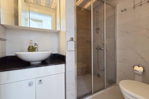 Alanya Kleopatra'da Denize 850 M Mesafede 1+1 Eşyalı Satılık Daire