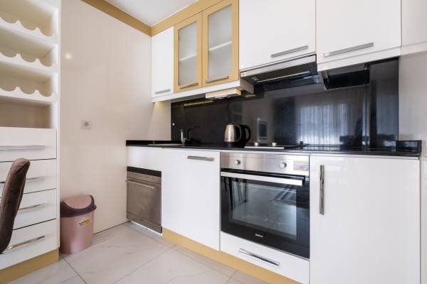 Alanya Kızlarpınarı Mahallesinde Uzun Dönem Kiralık 1+1 Eşyalı Daire