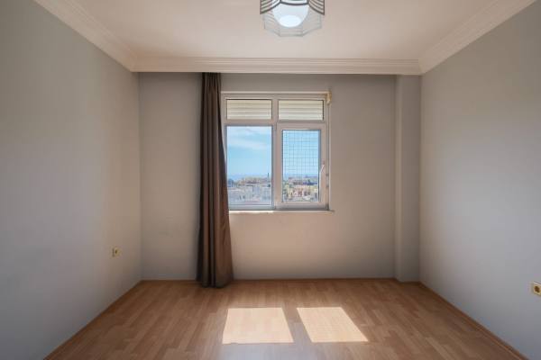 Alanya Şehir Merkezinde Deniz Manzaralı 3+1 Eşyasız Kiralık Daire