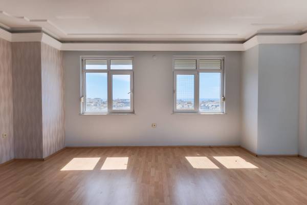 Alanya Şehir Merkezinde Deniz Manzaralı 3+1 Eşyasız Kiralık Daire