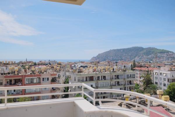 Alanya Şehir Merkezinde Deniz Manzaralı 3+1 Eşyasız Kiralık Daire