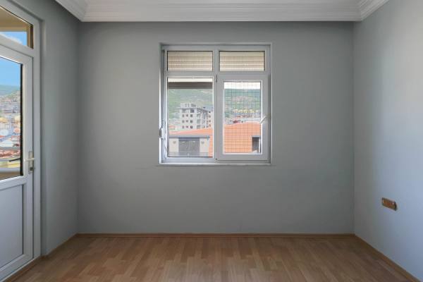 Alanya Şehir Merkezinde Deniz Manzaralı 3+1 Eşyasız Kiralık Daire
