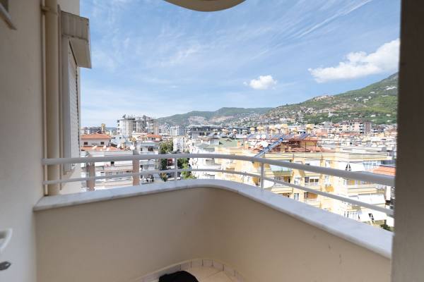 Alanya Şehir Merkezinde Deniz Manzaralı 3+1 Eşyasız Kiralık Daire