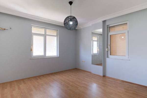 Alanya Şehir Merkezinde Deniz Manzaralı 3+1 Eşyasız Kiralık Daire