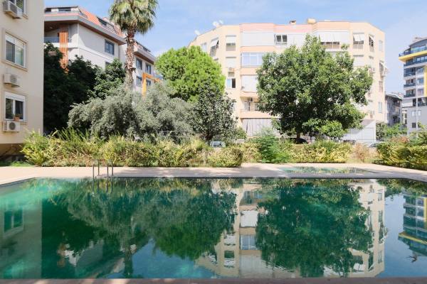 Alanya Şehir Merkezinde Deniz Manzaralı 3+1 Eşyasız Kiralık Daire